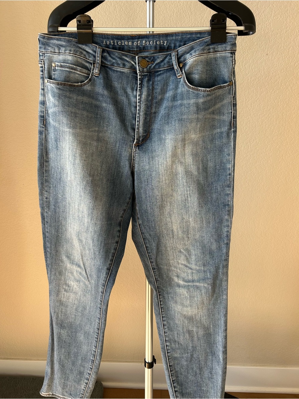 Articles Of Society Women’s Washed Blue Slim Straight Jeans